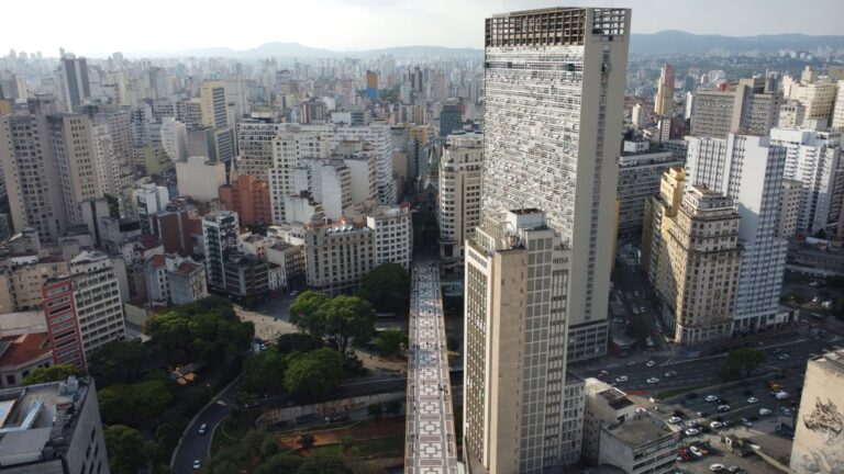 Edifícios financeiros na Avenida Paulista, em São Paulo, representam o setor econômico brasileiro