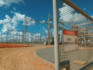 Torres de transmissão de energia elétrica e linhas de alta tensão no Brasil